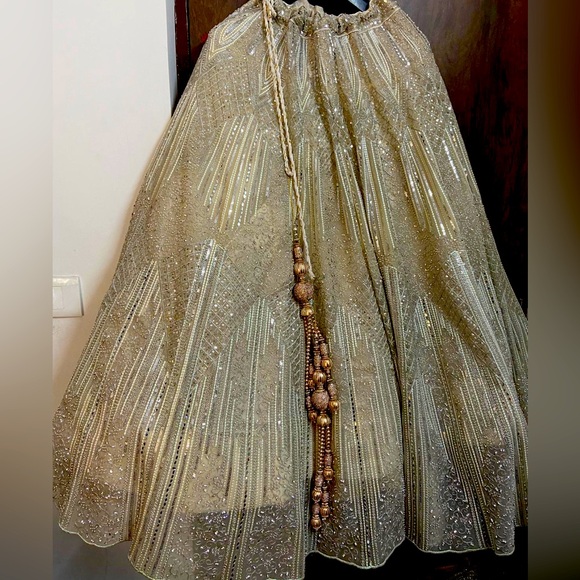 Ivory lehenga - Picture 1 of 4